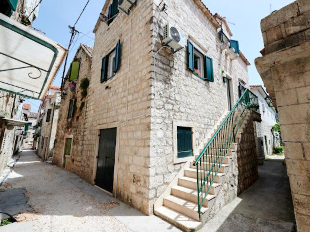 Guesthouse Ana Trogir Old Town Eksteriør billede