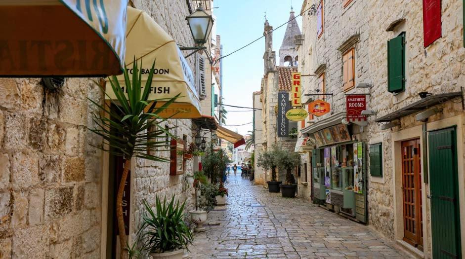 Guesthouse Ana Trogir Old Town Eksteriør billede