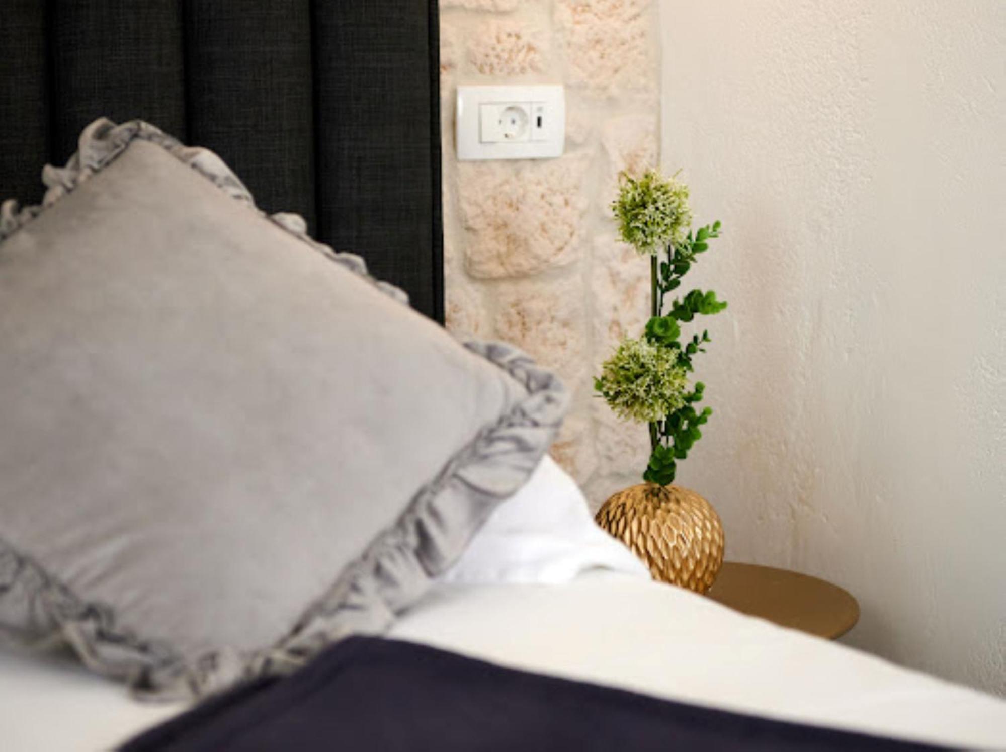 Guesthouse Ana Trogir Old Town Eksteriør billede