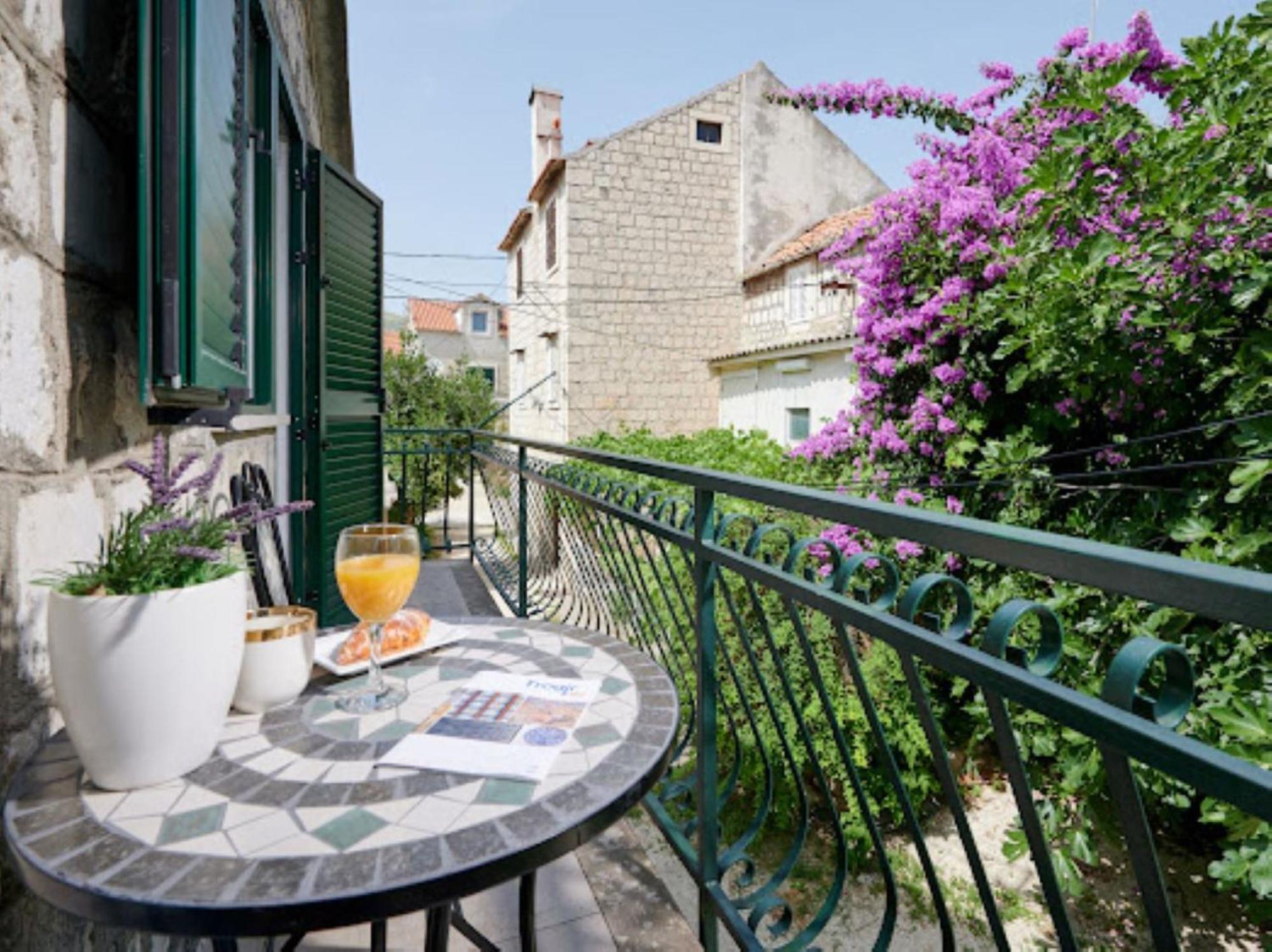 Guesthouse Ana Trogir Old Town Eksteriør billede